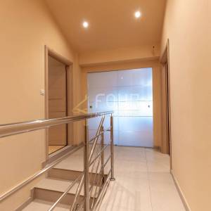 Opatija, 185m2, dvoetažni stan 3s+db, balkon, vrt, pogled na more