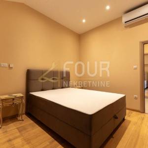 Opatija, 185m2, dvoetažni stan 3s+db, balkon, vrt, pogled na more