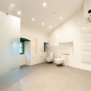 Opatija, 185m2, dvoetažni stan 3s+db, balkon, vrt, pogled na more