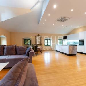 Opatija, 185m2, dvoetažni stan 3s+db, balkon, vrt, pogled na more