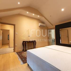 Opatija, 185m2, dvoetažni stan 3s+db, balkon, vrt, pogled na more