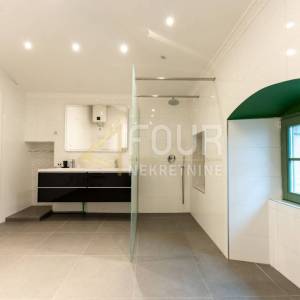 Opatija, 185m2, dvoetažni stan 3s+db, balkon, vrt, pogled na more