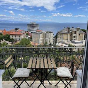 Opatija, 205.88m2, stan u lijepoj secesijskoj vili 
