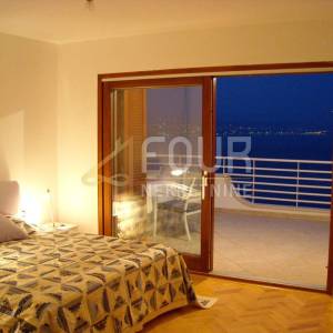 Opatija, 281.14m2, dvoetažni stan, parking, blizina mora