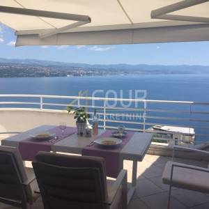 Opatija, 281.14m2, dvoetažni stan, parking, blizina mora