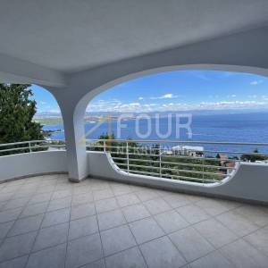 Opatija, 281.14m2, dvoetažni stan, parking, blizina mora