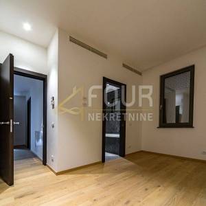 Opatija, 2s+db, 214.29m2, dvije terase