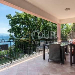 Opatija, 3s+db, 97.70m2, stan s terasom i okućnicom, pogled na more