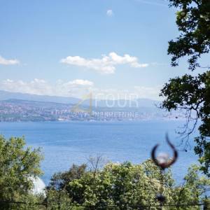 Opatija, 3s+db, 97.70m2, stan s terasom i okućnicom, pogled na more