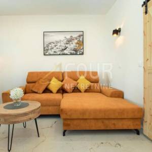 Opatija, 42.64m2, 1s+db, dva balkona, 1. red do mora!