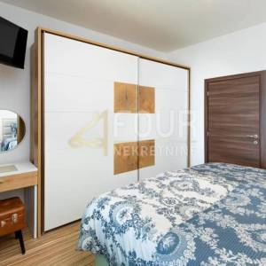 Opatija, 42.64m2, 1s+db, dva balkona, 1. red do mora!