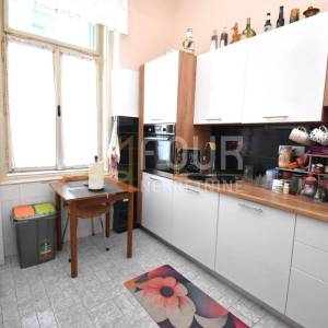Opatija, 67.41m2, 2s+db, stan s terasom i garažom