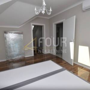Opatija, 89.26m2 - u naravi dva stana