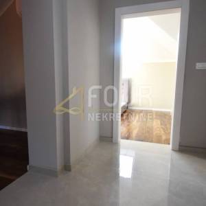 Opatija, 89.26m2 - u naravi dva stana