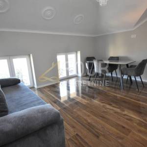 Opatija, 89.26m2 - u naravi dva stana