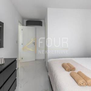 Opatija, Bregi, 153.46m2, luksuzna etaža - u naravi 2 stana, velika terasa, panoramski pogled