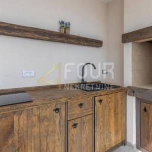Opatija, Bregi, 153.46m2, luksuzna etaža - u naravi 2 stana, velika terasa, panoramski pogled