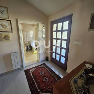 OPATIJA, BREGI- dvoetažni stan 100m2, DB+2S s panoramskim pogledom na more i garažom za najam