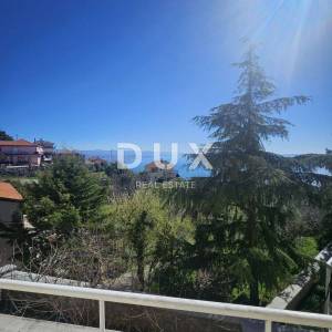 OPATIJA, BREGI- dvoetažni stan 100m2, DB+2S s panoramskim pogledom na more i garažom za najam