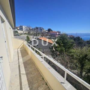 OPATIJA, BREGI- dvoetažni stan 100m2, DB+2S s panoramskim pogledom na more i garažom za najam