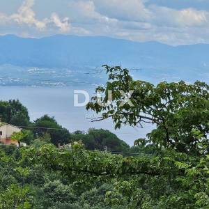 OPATIJA, BREGI - građevinski teren 1945m2 s pogledom na more za poslovno- stambenu ili stambenu zgradu – stanove / obiteljsku k...