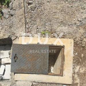 OPATIJA, BREGI - građevinski teren 3100m2 s dvije građ. dozvole za obiteljsku kuću / villu  od 2 x 260m2 BRP-a