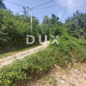 OPATIJA, BREGI - građevinski teren 3100m2 s dvije građ. dozvole za obiteljsku kuću / villu  od 2 x 260m2 BRP-a
