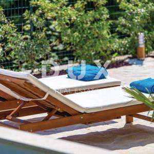 OPATIJA - BREGI - kuća / villa 240m2 sa pogledom na more i bazenom + uređen okoliš 800m2