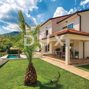 OPATIJA - BREGI - kuća / villa 240m2 sa pogledom na more i bazenom + uređen okoliš 800m2