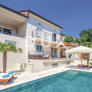 OPATIJA - BREGI - kuća / villa 240m2 sa pogledom na more i bazenom + uređen okoliš 800m2