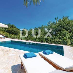 OPATIJA - BREGI - kuća / villa 240m2 sa pogledom na more i bazenom + uređen okoliš 800m2
