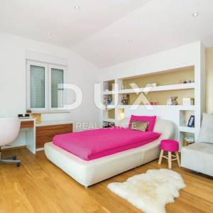 OPATIJA - BREGI - kuća / villa 240m2 sa pogledom na more i bazenom + uređen okoliš 800m2