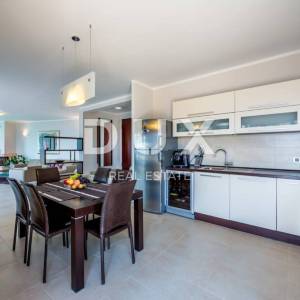 OPATIJA - BREGI - kuća / villa 200m2 sa pogledom na more + uređen okoliš 250m2