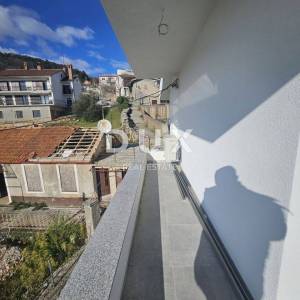 OPATIJA, BREGI - penthouse 100m2 s panoramskim pogledom na more i bazenom + krovna terasa 