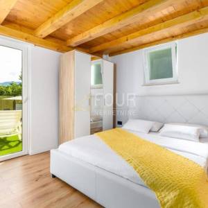 Opatija, Bregi, prekrasna vila s bazenom, jacuzziem, gostinjskom kućom, tavernom i ograđenom okućnicom