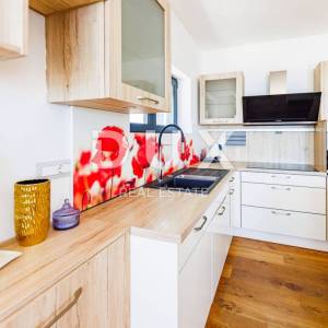 OPATIJA, BREGI - samostojeća kuća 180m2 s panoramskim pogledom na more + okućnica 600m2