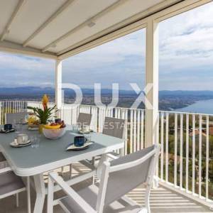OPATIJA, BREGI - stan 85m2, DB+3S, 2.KAT s panoramskim pogledom na more i bazenom