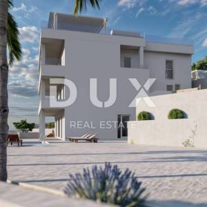 OPATIJA, BREGI - stan u prizemlju 70m2 s panoramskim pogledom na more i bazenom + okućnica 150m2