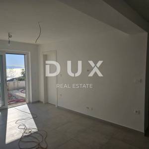 OPATIJA, BREGI - stan u prizemlju 70m2 s panoramskim pogledom na more i bazenom + okućnica 150m2