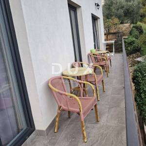OPATIJA, BREGI - stan za najam za 6 radnika, moderno uređen, parking, balkon, terasa