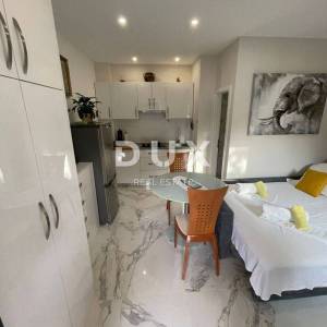 OPATIJA, BREGI - stan za najam za 6 radnika, moderno uređen, parking, balkon, terasa