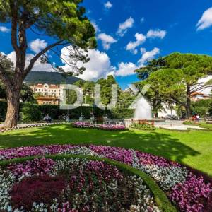 OPATIJA, BREGI - Vila novogradnja u mediteranskom stilu s dvije stambene jedinice, bazenom, gostinjskom kućom, tavernom i dječj...