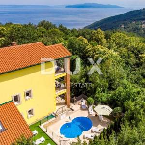 OPATIJA, BREGI - Vila novogradnja u mediteranskom stilu s dvije stambene jedinice, bazenom, gostinjskom kućom, tavernom i dječj...
