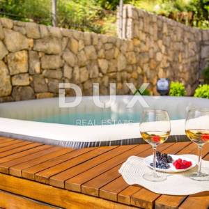 OPATIJA, BREGI - Vila novogradnja u mediteranskom stilu s dvije stambene jedinice, bazenom, gostinjskom kućom, tavernom i dječj...