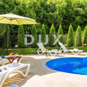 OPATIJA, BREGI - Vila novogradnja u mediteranskom stilu s dvije stambene jedinice, bazenom, gostinjskom kućom, tavernom i dječj...