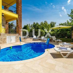 OPATIJA, BREGI - Vila novogradnja u mediteranskom stilu s dvije stambene jedinice, bazenom, gostinjskom kućom, tavernom i dječj...
