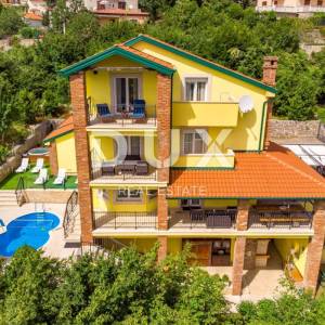 OPATIJA, BREGI - Vila novogradnja u mediteranskom stilu s dvije stambene jedinice, bazenom, gostinjskom kućom, tavernom i dječj...