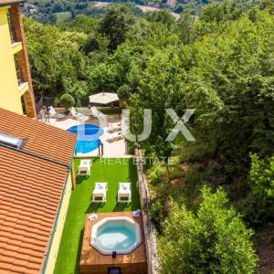 OPATIJA, BREGI - Vila novogradnja u mediteranskom stilu s dvije stambene jedinice, bazenom, gostinjskom kućom, tavernom i dječj...