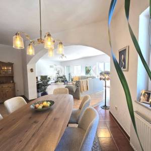 OPATIJA, BREGI - villa s panoramskim pogledom na more i velikom okućnicom! PRILIKA!