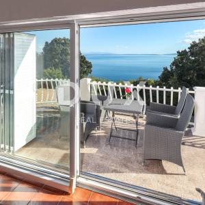 OPATIJA, BREGI - villa s panoramskim pogledom na more i velikom okućnicom! PRILIKA!